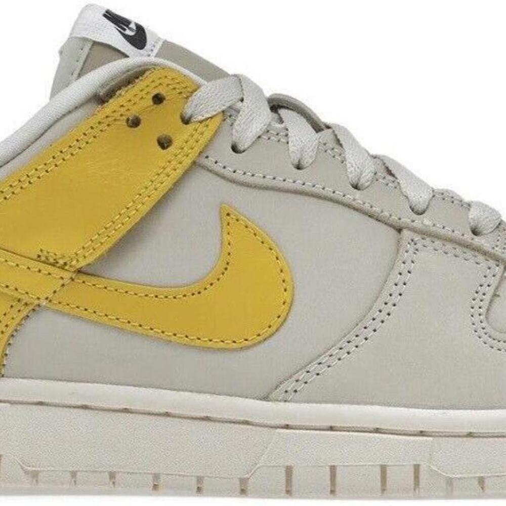Size 8.5 - Nike Dunk LX Low Banana W
